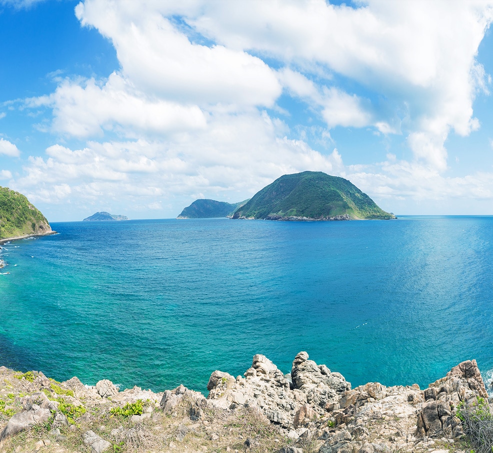 Côn Đảo sở hữu vẻ đẹp hoang sơ, kỳ bí không kém phần thơ mộng đã thu hút nhiều du khách gần xa ghé thăm