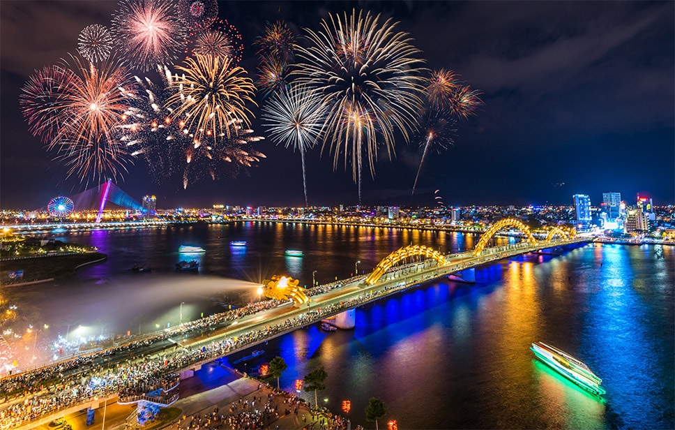 Da Nang is often referred to as the "city of lights” for its night-light beauty 