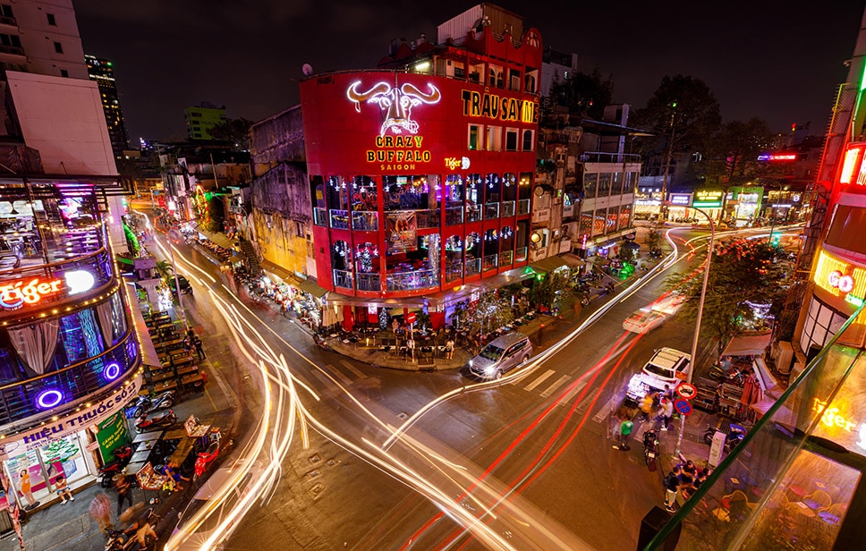 Thành phố Hồ Chí Minh thu hút du khách mọi nơi