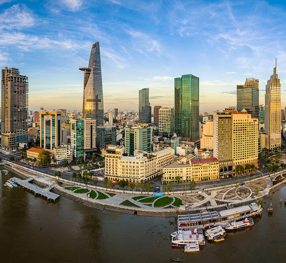 Thành phố Hồ Chí Minh lung linh trong ánh đèn về đêm