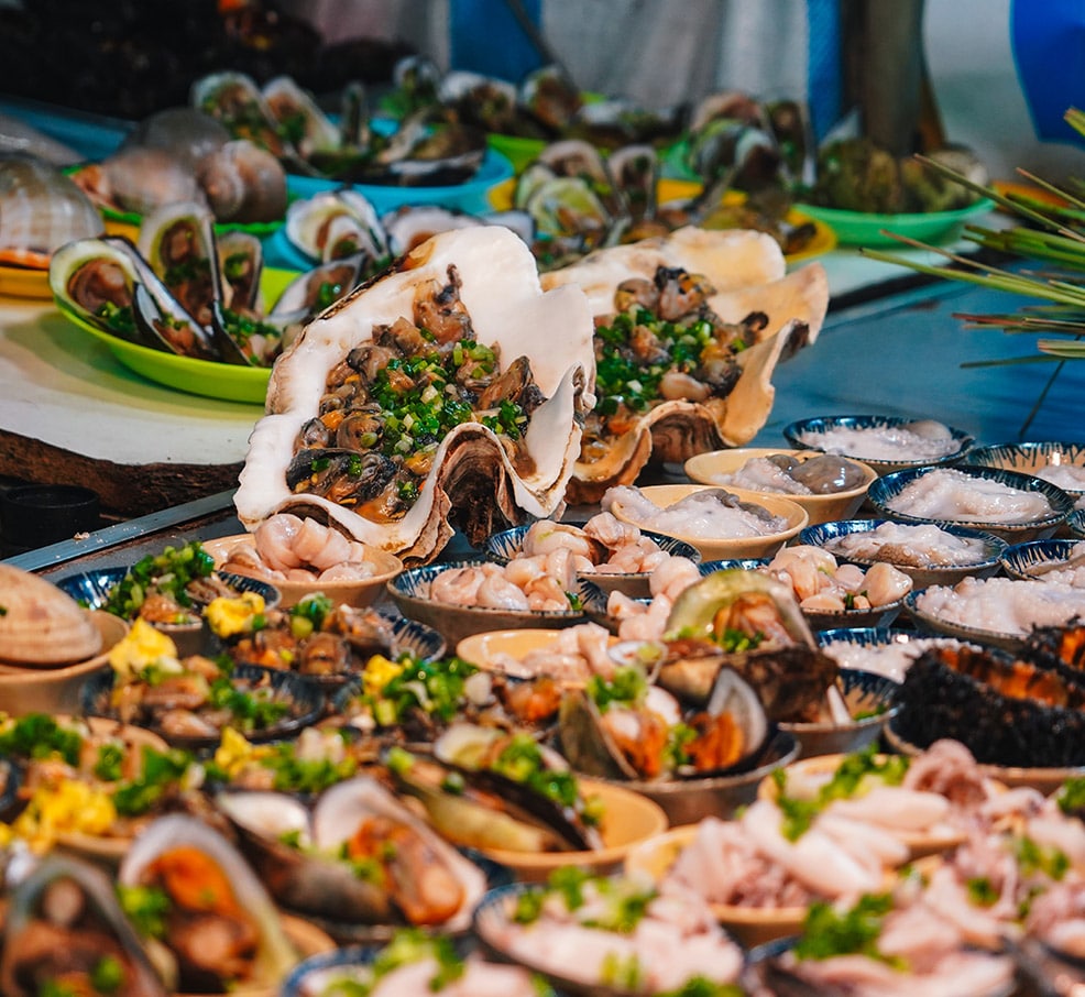 Phú Quốc sở hữu nền ẩm thực đa dạng và đậm hương vị biển cả.