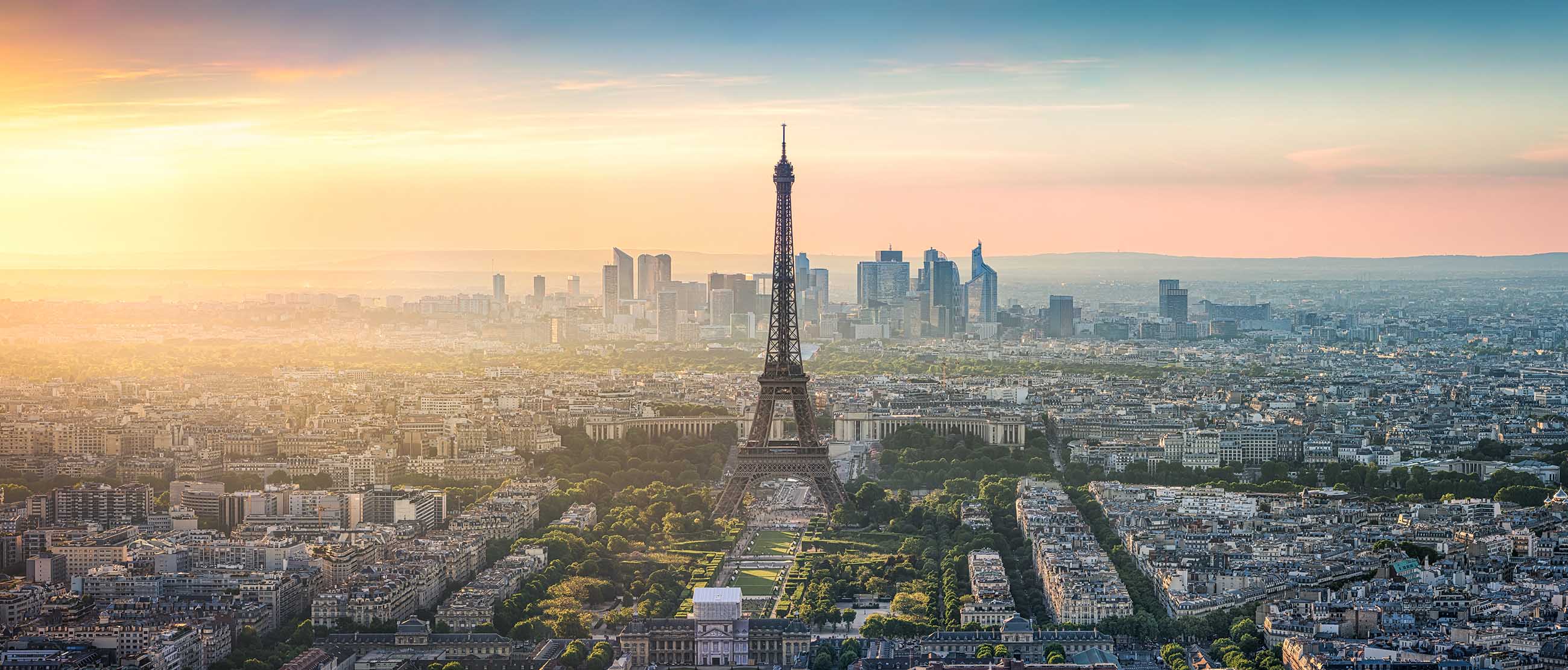 Quý khách có thể ghé thăm Paris vào tháng 3, tháng 4, tháng 9 và tháng 10