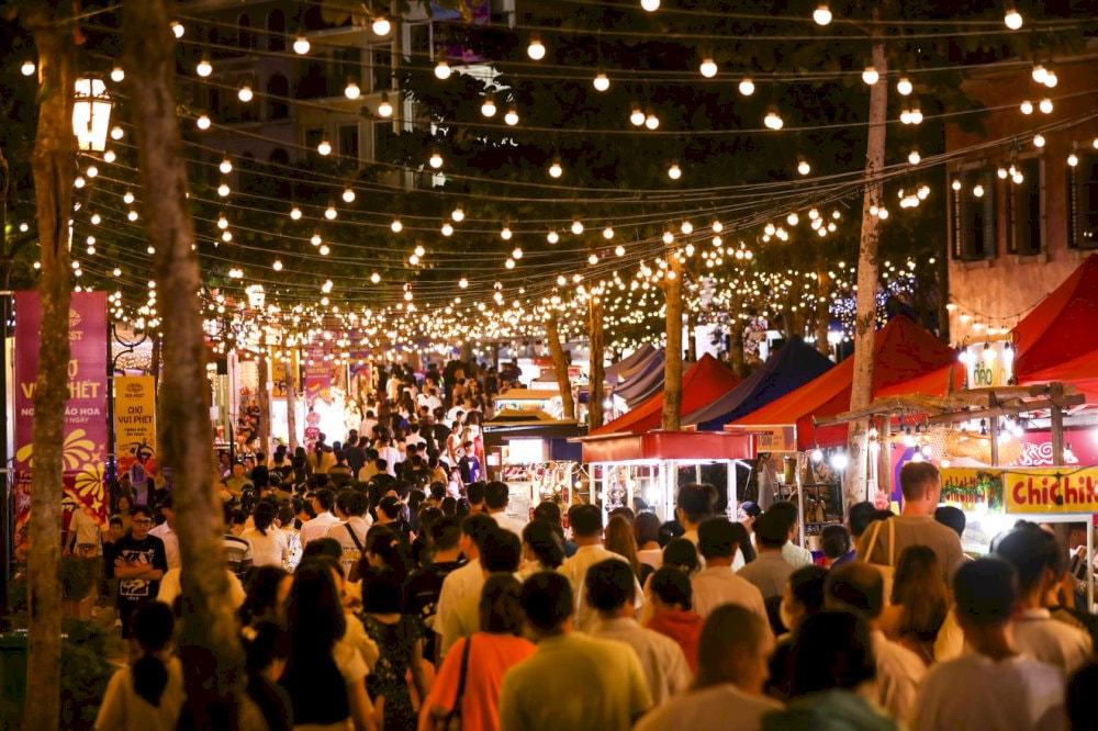 Duong Dong Market