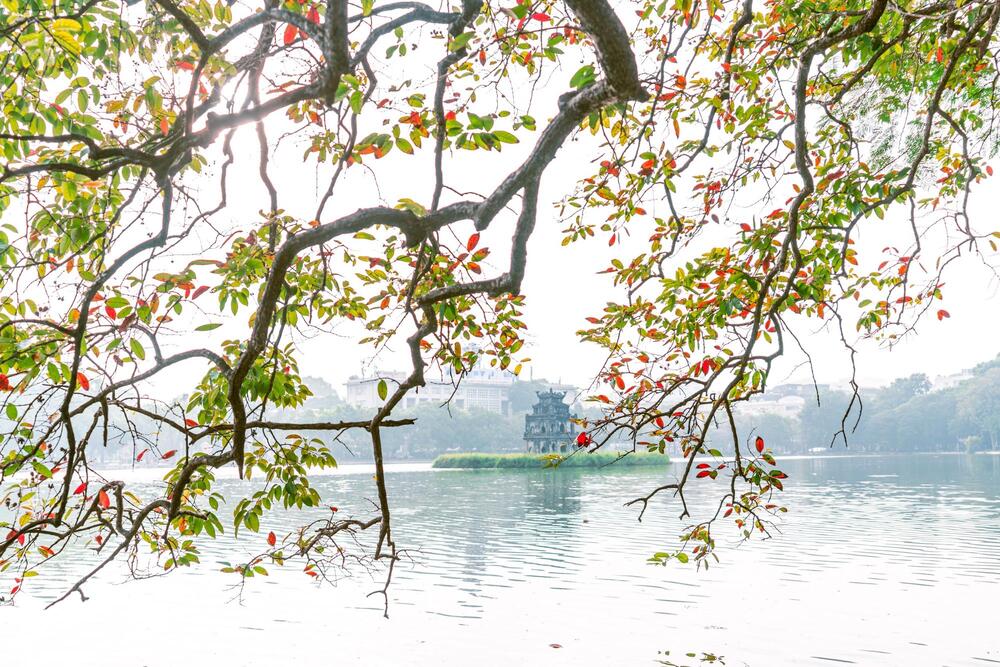 Vẻ đẹp thơ mộng của hồ Hoàn Kiếm