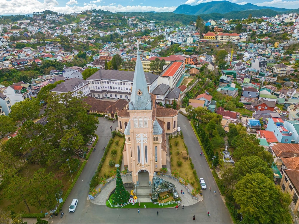 Nhà thờ Con Gà nhìn từ trên cao 