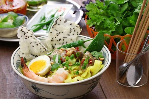 mi quang aka quang noodle